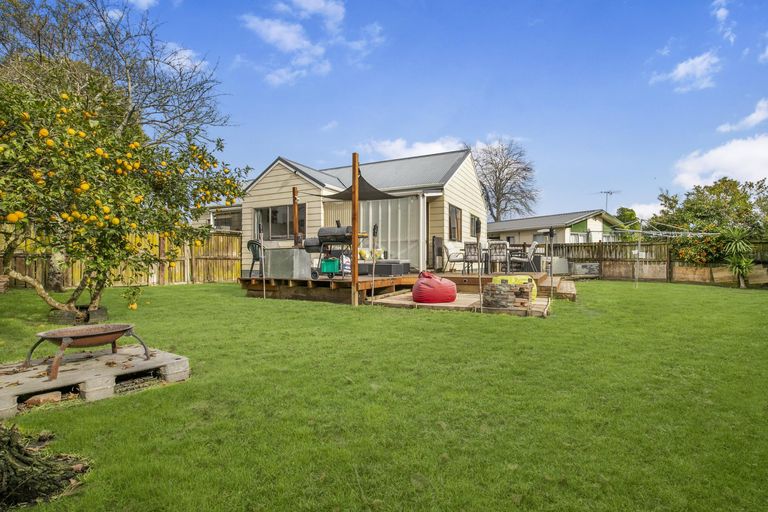 Photo of property in 12 Tilbrook Place, Papakura, 2110