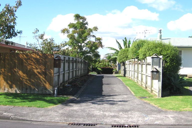 Photo of property in 17 Glenhaven Place, Te Atatu Peninsula, Auckland, 0610