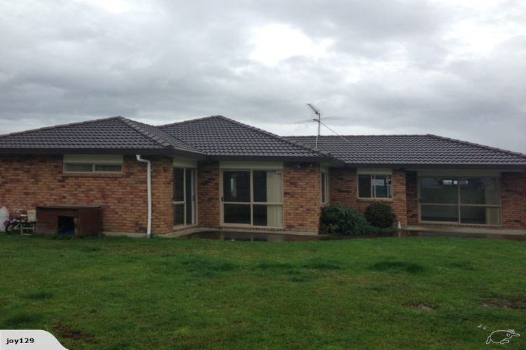 Photo of property in 13 Ebanjane Way, Clendon Park, Auckland, 2103