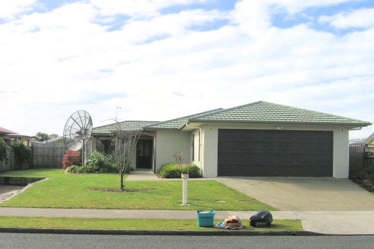 Photo of property in 14 Catalina Drive, Melville, Hamilton, 3206