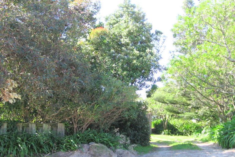 Photo of property in 135 Karewa Parade, Papamoa Beach, Papamoa, 3118
