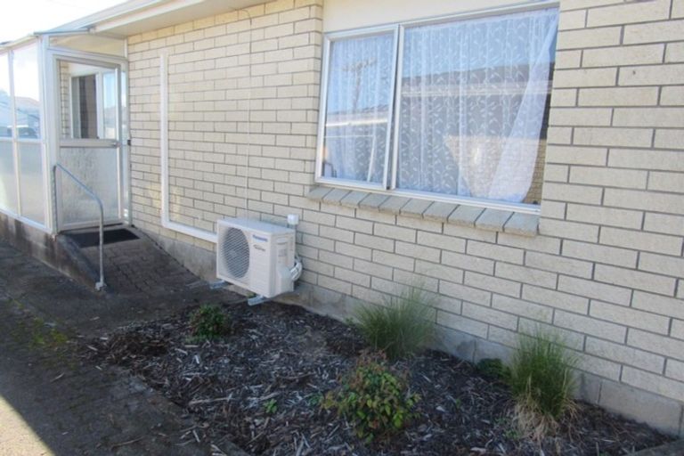 Photo of property in 3/10 Karamu Street, Strandon, New Plymouth, 4312