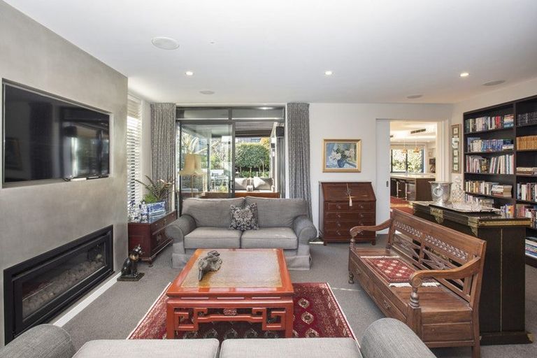 Photo of property in 28 Devonport Lane, St Albans, Christchurch, 8014