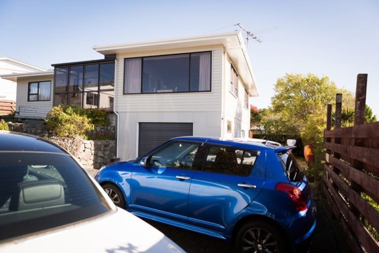 Photo of property in 35 Carluke Street, Paparangi, Wellington, 6037