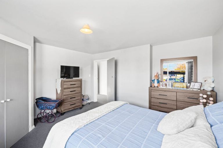 Photo of property in 1/310 Main North Road, Redwood, Christchurch, 8051