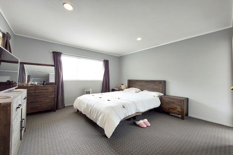 Photo of property in 47 Broadfield Street, Massey, Auckland, 0614