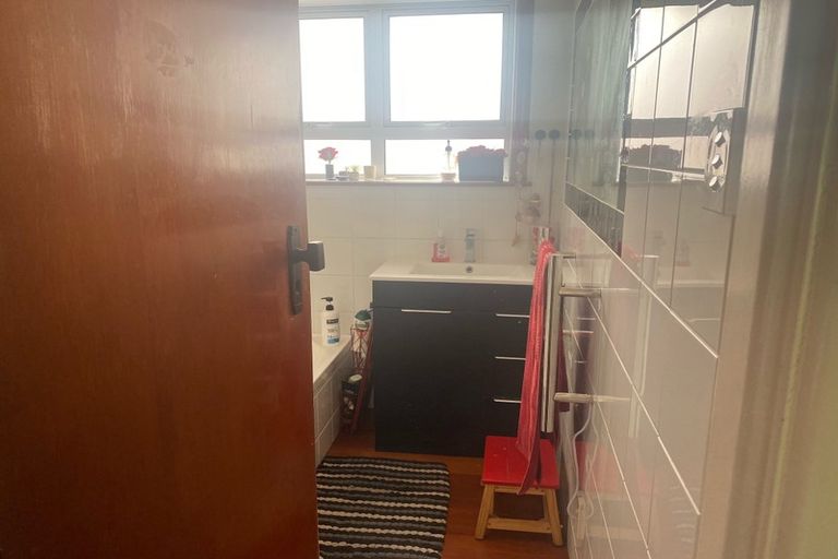 Photo of property in 1/25 Woodward Avenue, Mangere Bridge, Auckland, 2022