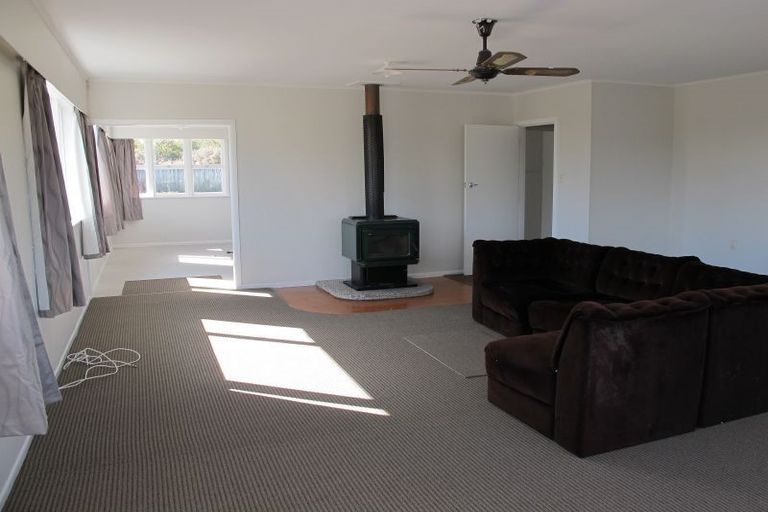 Photo of property in 15 Sheehan Road, Te Atatu South, Auckland, 0610
