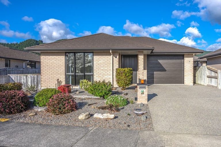 Photo of property in 12 Mcgregor Place, Paraparaumu, 5032