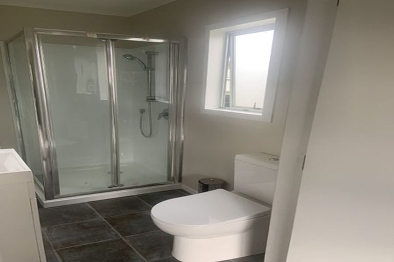 Photo of property in 8 First Avenue, Glenbrook, 2681