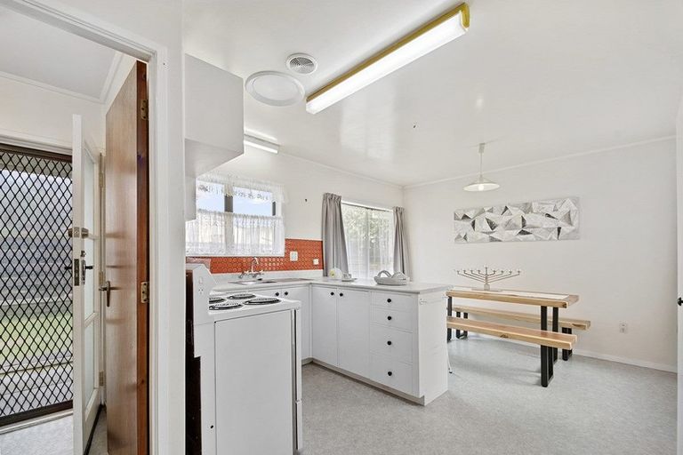 Photo of property in 2/31 Ti Nana Crescent, Henderson, Auckland, 0610