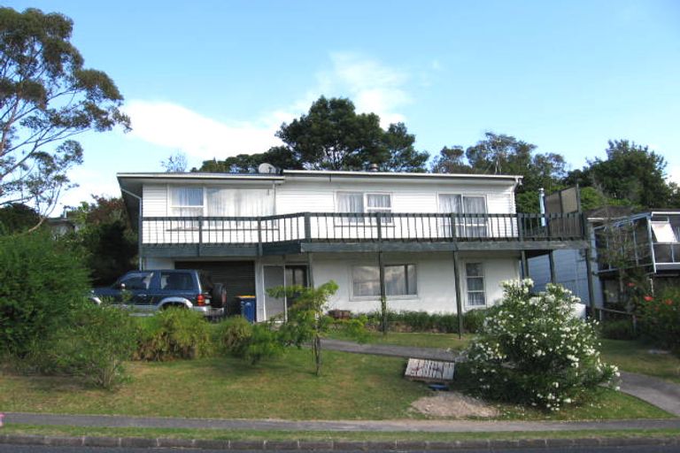 Photo of property in 33 Weatherly Road, Torbay, Auckland, 0630