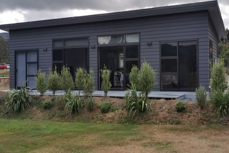 Photo of property in 12 John Harris Way, Te Marua, Upper Hutt, 5018