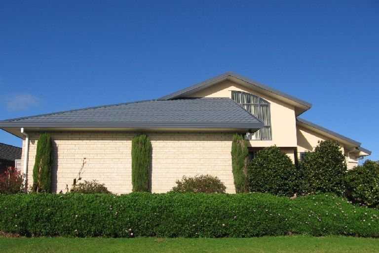 Photo of property in 5 Jade Court, Rosedale, Auckland, 0632