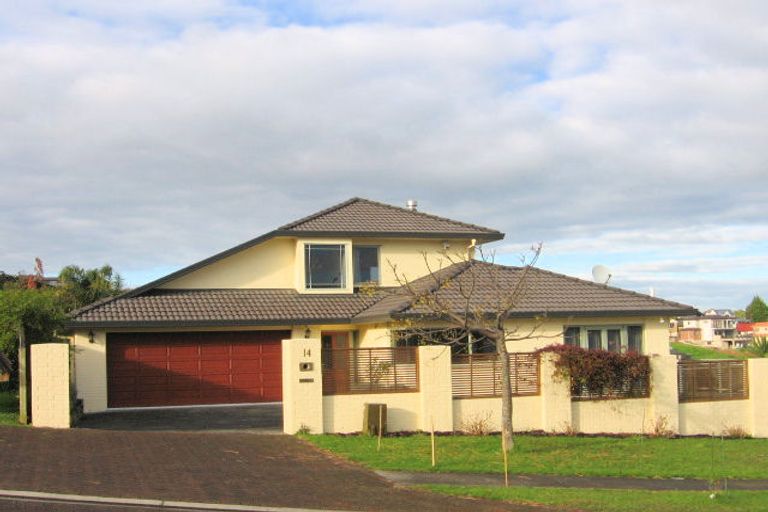 Photo of property in 14 Vireya Court, Goodwood Heights, Auckland, 2105