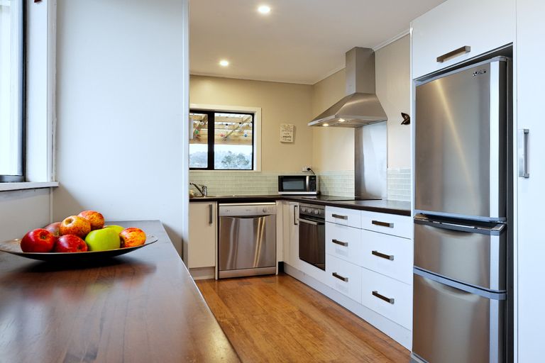 Photo of property in 55 La Rosa Street, Green Bay, Auckland, 0604