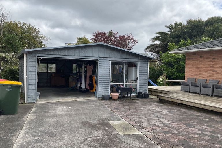 Photo of property in 14 Ellison Place, Pakuranga Heights, Auckland, 2010