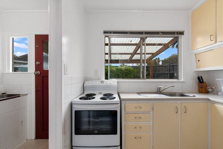 Photo of property in 1/29 Ludlow Terrace, Totara Vale, Auckland, 0627
