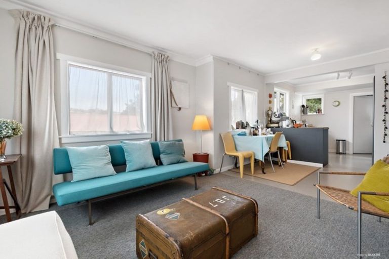 Photo of property in 39 Fraser Avenue, Johnsonville, Wellington, 6037