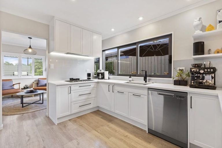 Photo of property in 6 Sample Road, Albany, Auckland, 0632