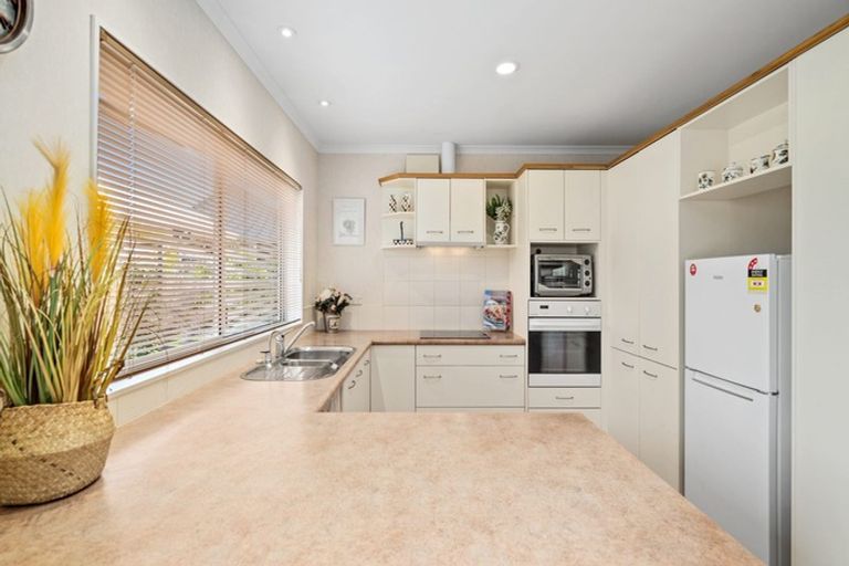 Photo of property in 18 Primrose Place, Papamoa Beach, Papamoa, 3118