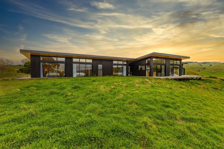 Photo of property in 360a Longbush Road, Hinakura, Masterton, 5884