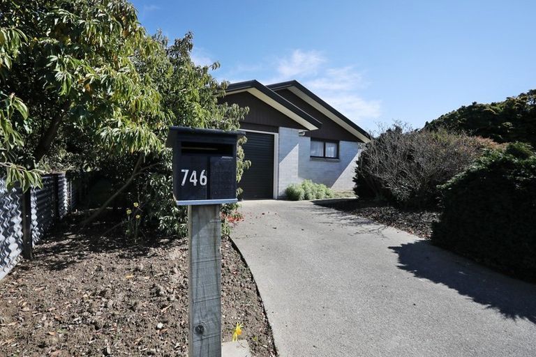 Photo of property in 746 Queens Drive, Waikiwi, Invercargill, 9810