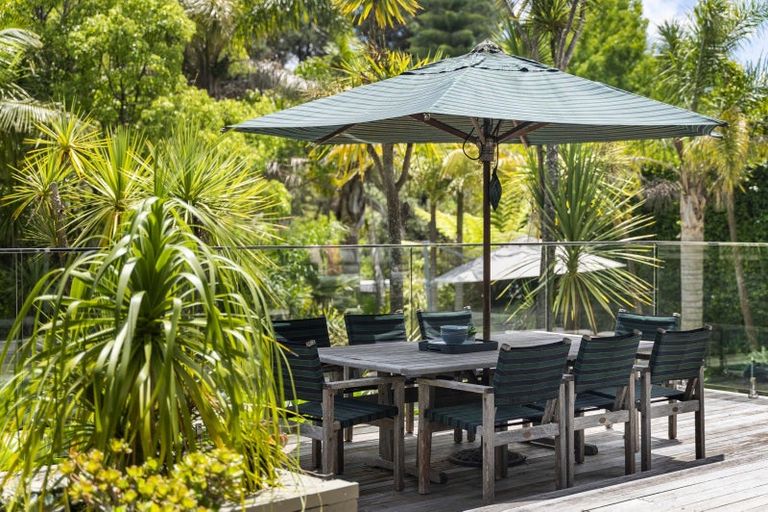 Photo of property in 14 Aberdeen Road, Campbells Bay, Auckland, 0620