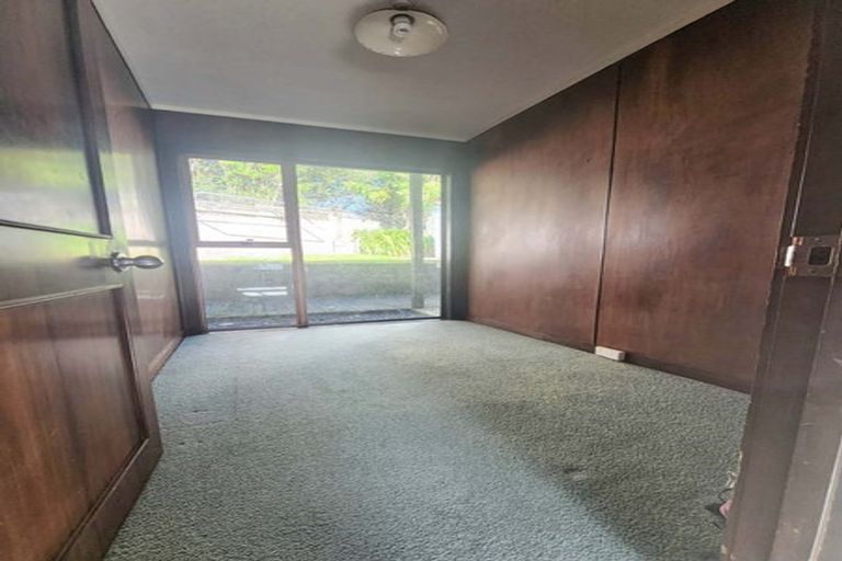 Photo of property in 37 Sunset Road, Totara Vale, Auckland, 0632