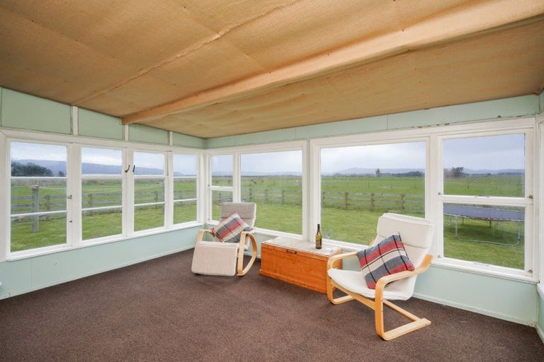Photo of property in 565 Otautau Wreys Bush Road, Waikoura, Otautau, 9689