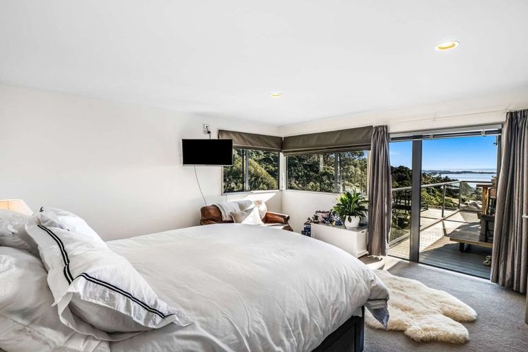 Photo of property in 10 Cadiz Lane, Mount Pleasant, Christchurch, 8081