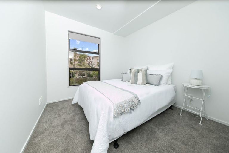 Photo of property in 4/40 Scarlet Oak Drive, Schnapper Rock, Auckland, 0632