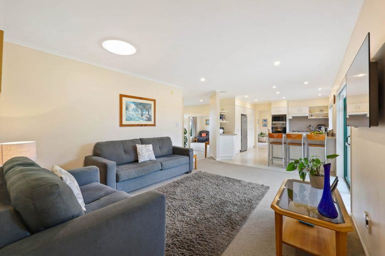 Photo of property in 8 Amesbury Rise, Henderson, Auckland, 0612