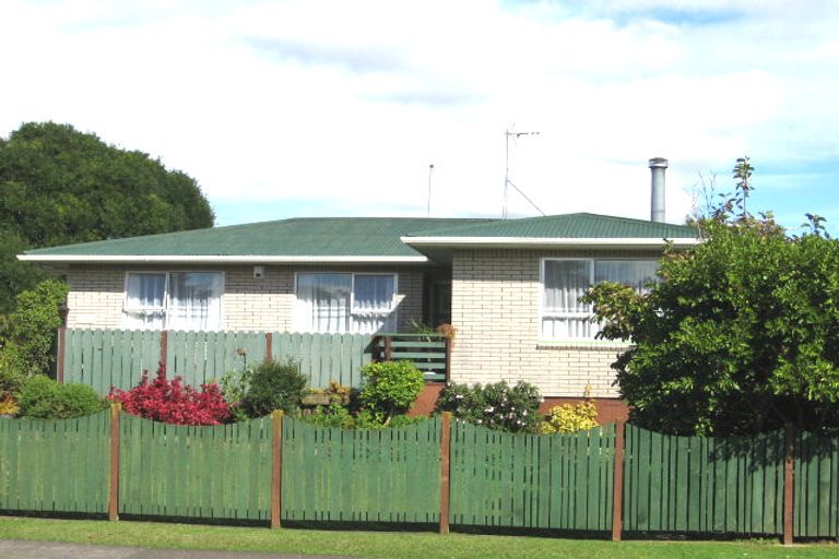 Photo of property in 94 Priestley Drive, Bucklands Beach, Auckland, 2014