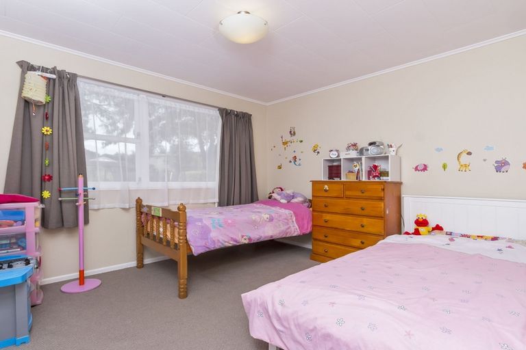 Photo of property in 1/20 La Perouse Street, Botany Downs, Auckland, 2010
