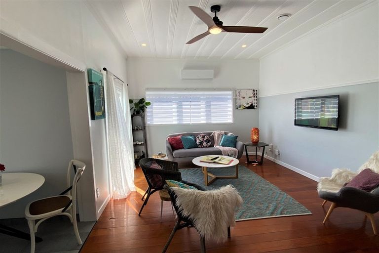 Photo of property in 2 Blacks Road, Greenhithe, Auckland, 0632