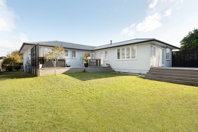 Photo of property in 17 Crane Street, Mount Maunganui, 3116