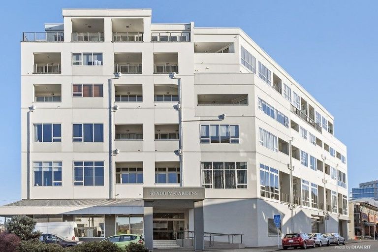 Photo of property in Stadium Garden Flats, 314/107 Thorndon Quay, Pipitea, Wellington, 6011