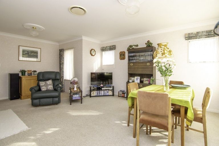 Photo of property in 87 Waterloo Crescent, Hokowhitu, Palmerston North, 4410
