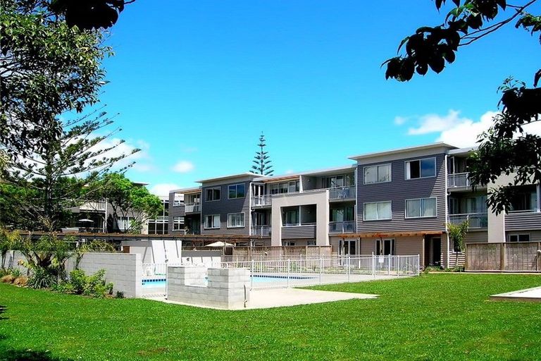 Photo of property in Bay Palms Apartments, 8/30b Bute Road, Browns Bay, Auckland, 0630