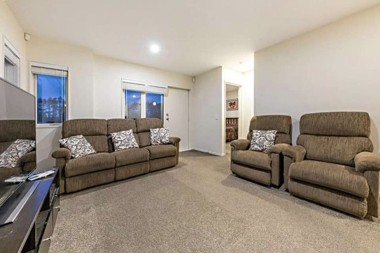 Photo of property in 13 Divide Loop, Takanini, 2112