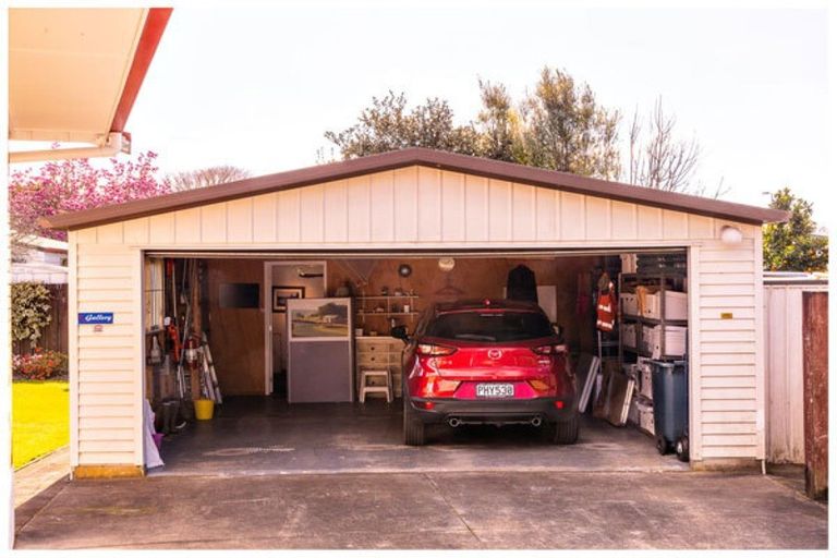 Photo of property in 21 Pulham Crescent, Queenwood, Hamilton, 3210