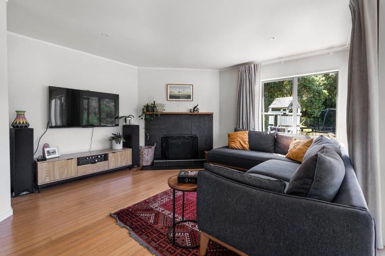 Photo of property in 91 Weranui Road, Waiwera, Orewa, 0994