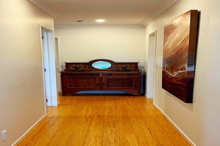 Photo of property in 17 Turutu Place, Long Bay, Auckland, 0630