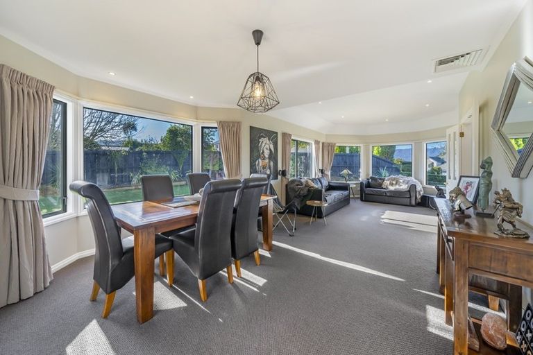 Photo of property in 18 Betty Watt Grove, Riverstone Terraces, Upper Hutt, 5018