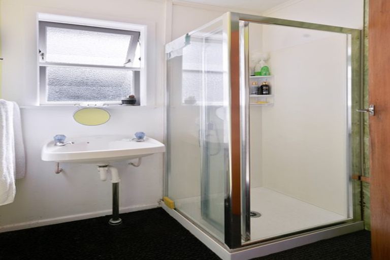 Photo of property in 2a Brandon Road, Glen Eden, Auckland, 0602