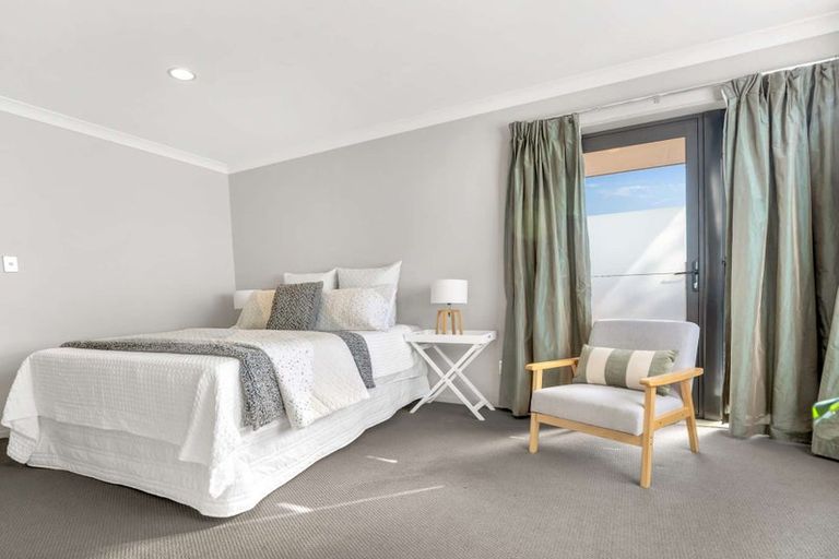 Photo of property in 100 Shakespeare Street, Leamington, Cambridge, 3432