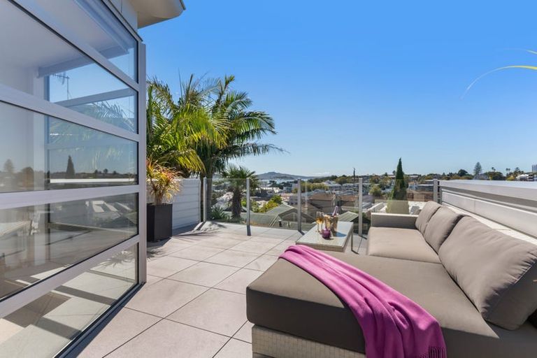 Photo of property in 14 Bradford Street, Parnell, Auckland, 1052