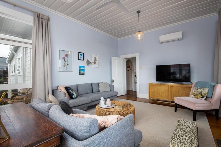 Photo of property in 17 Kowhai Street, Strandon, New Plymouth, 4312