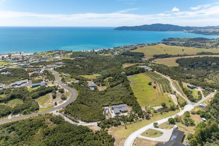 Photo of property in 116 Stratford Drive, Cable Bay, 0420